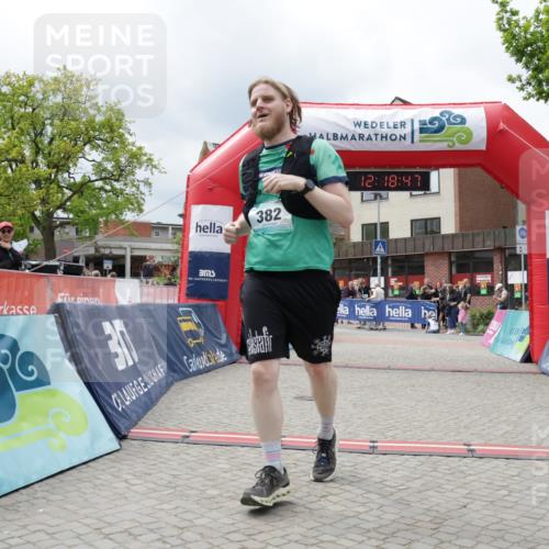 10.05.2026 - 8. Wedeler Halbmarathon Yannick Fuchs http://msf.ph/oto/9730964 10.05.2026 12:18:45 Ziel 382, 977 meine-sportfotos.de