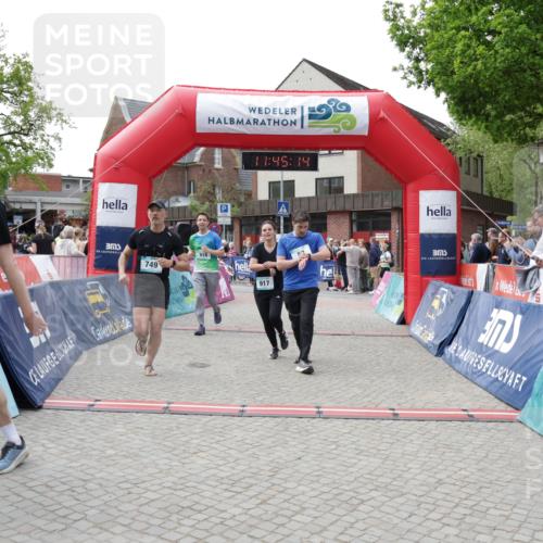10.05.2026 - 8. Wedeler Halbmarathon Yannick Fuchs http://msf.ph/oto/9730974 10.05.2026 11:45:12 Ziel 52, 233, 749, 756, 917, 918 meine-sportfotos.de