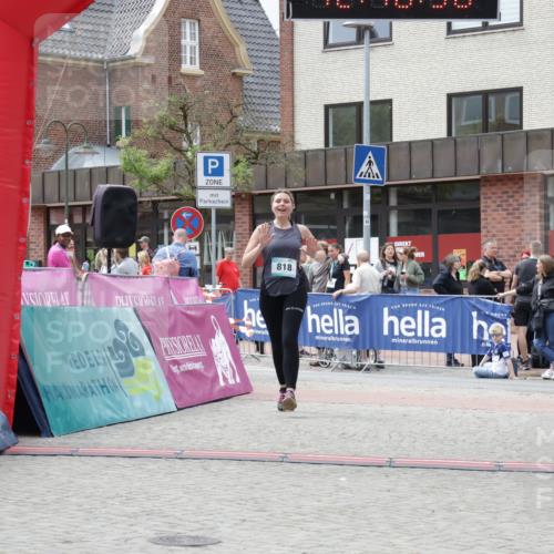10.05.2026 - 8. Wedeler Halbmarathon Yannick Fuchs http://msf.ph/oto/9730983 10.05.2026 12:18:56 Ziel 818 meine-sportfotos.de