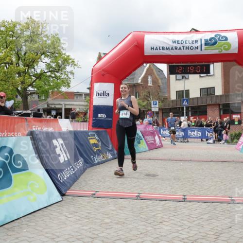 10.05.2026 - 8. Wedeler Halbmarathon Yannick Fuchs http://msf.ph/oto/9731021 10.05.2026 12:18:59 Ziel 3, 818 meine-sportfotos.de
