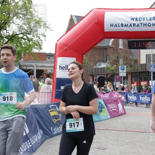 10.05.2026 - 8. Wedeler Halbmarathon Yannick Fuchs http://msf.ph/oto/9731022 10.05.2026 11:45:14 Ziel 52, 233, 749, 917, 918 meine-sportfotos.de