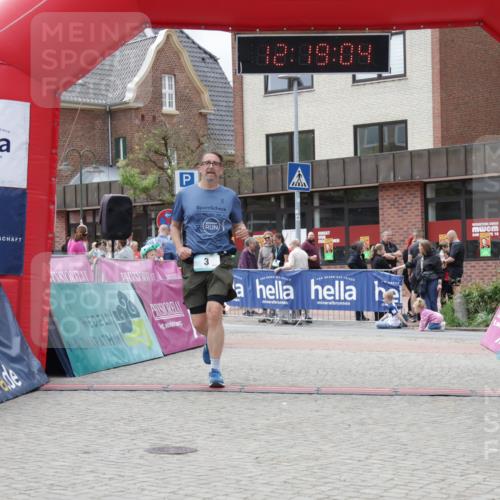 10.05.2026 - 8. Wedeler Halbmarathon Yannick Fuchs http://msf.ph/oto/9731054 10.05.2026 12:19:02 Ziel 3, 818 meine-sportfotos.de