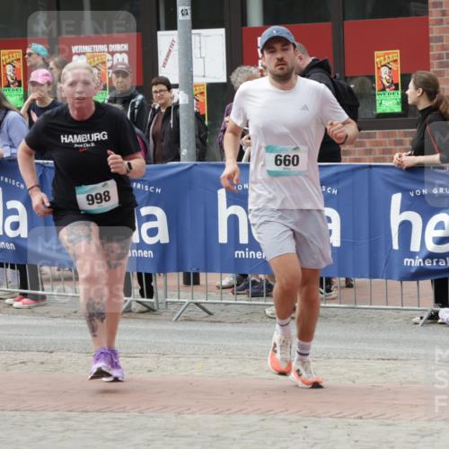 10.05.2026 - 8. Wedeler Halbmarathon Yannick Fuchs http://msf.ph/oto/9731060 10.05.2026 11:45:18 Ziel 660, 918, 998 meine-sportfotos.de