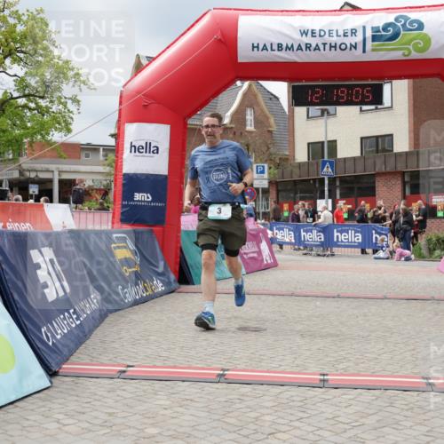 10.05.2026 - 8. Wedeler Halbmarathon Yannick Fuchs http://msf.ph/oto/9731073 10.05.2026 12:19:03 Ziel 3, 818 meine-sportfotos.de
