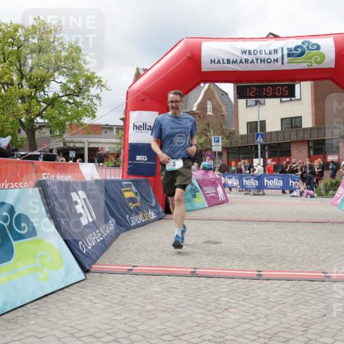 10.05.2026 - 8. Wedeler Halbmarathon Yannick Fuchs http://msf.ph/oto/9731083 10.05.2026 12:19:03 Ziel 3, 818 meine-sportfotos.de