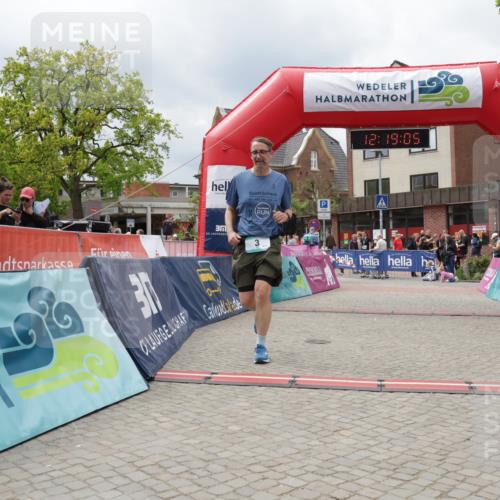 10.05.2026 - 8. Wedeler Halbmarathon Yannick Fuchs http://msf.ph/oto/9731086 10.05.2026 12:19:03 Ziel 3, 818 meine-sportfotos.de
