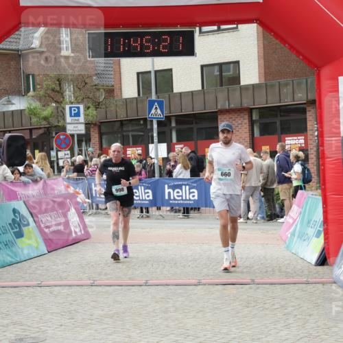 10.05.2026 - 8. Wedeler Halbmarathon Yannick Fuchs http://msf.ph/oto/9731101 10.05.2026 11:45:19 Ziel 660, 998 meine-sportfotos.de