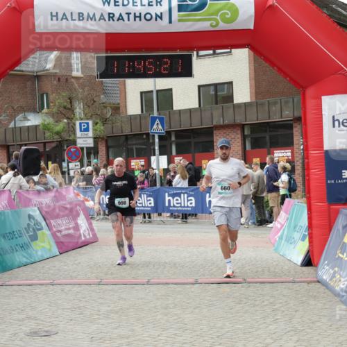 10.05.2026 - 8. Wedeler Halbmarathon Yannick Fuchs http://msf.ph/oto/9731106 10.05.2026 11:45:19 Ziel 660, 998 meine-sportfotos.de