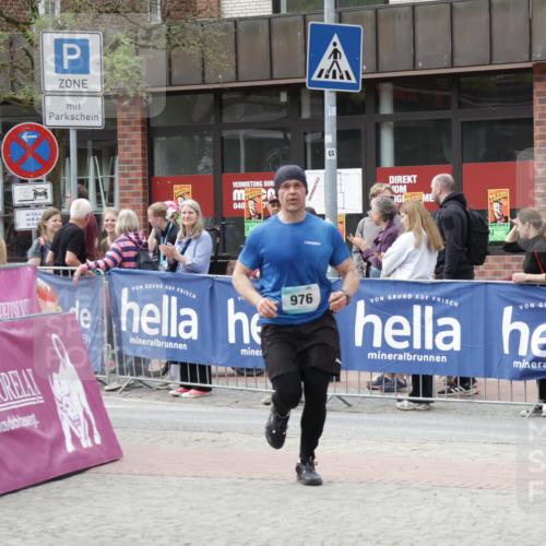 10.05.2026 - 8. Wedeler Halbmarathon Yannick Fuchs http://msf.ph/oto/9731150 10.05.2026 11:45:27 Ziel 976 meine-sportfotos.de