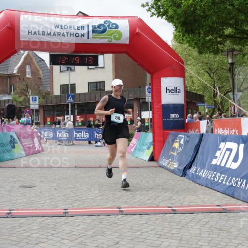 10.05.2026 - 8. Wedeler Halbmarathon Yannick Fuchs http://msf.ph/oto/9731158 10.05.2026 12:19:11 Ziel 88 meine-sportfotos.de