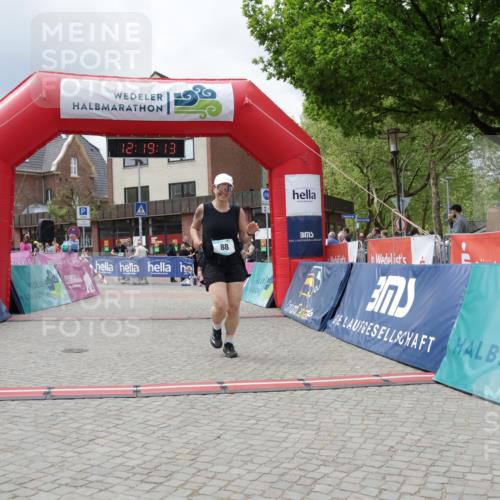 10.05.2026 - 8. Wedeler Halbmarathon Yannick Fuchs http://msf.ph/oto/9731162 10.05.2026 12:19:11 Ziel 88 meine-sportfotos.de