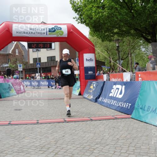 10.05.2026 - 8. Wedeler Halbmarathon Yannick Fuchs http://msf.ph/oto/9731167 10.05.2026 12:19:11 Ziel 88 meine-sportfotos.de