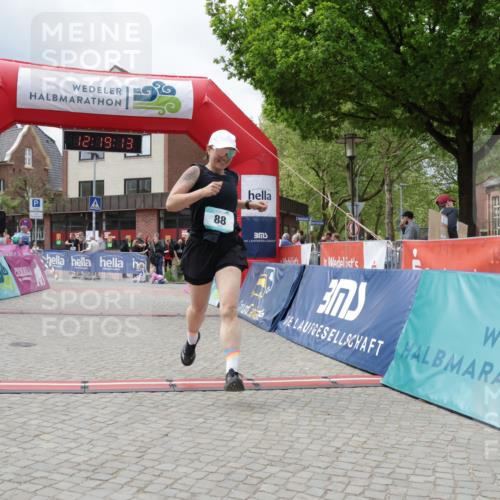 10.05.2026 - 8. Wedeler Halbmarathon Yannick Fuchs http://msf.ph/oto/9731178 10.05.2026 12:19:11 Ziel 88 meine-sportfotos.de