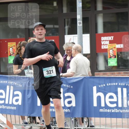 10.05.2026 - 8. Wedeler Halbmarathon Yannick Fuchs http://msf.ph/oto/9731188 10.05.2026 12:19:22 Ziel 321 meine-sportfotos.de
