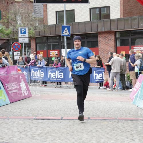 10.05.2026 - 8. Wedeler Halbmarathon Yannick Fuchs http://msf.ph/oto/9731189 10.05.2026 11:45:29 Ziel 976 meine-sportfotos.de