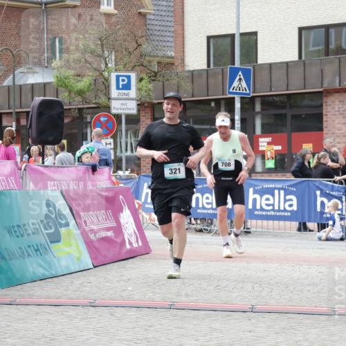 10.05.2026 - 8. Wedeler Halbmarathon Yannick Fuchs http://msf.ph/oto/9731212 10.05.2026 12:19:24 Ziel 321, 708 meine-sportfotos.de
