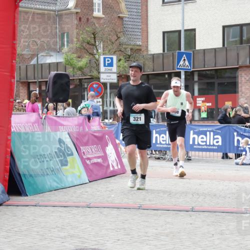 10.05.2026 - 8. Wedeler Halbmarathon Yannick Fuchs http://msf.ph/oto/9731214 10.05.2026 12:19:24 Ziel 321, 708 meine-sportfotos.de