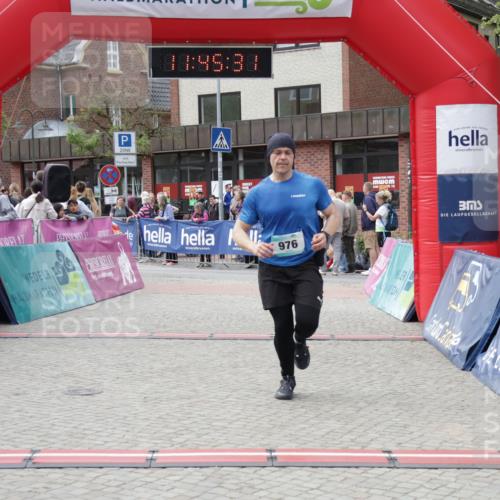 10.05.2026 - 8. Wedeler Halbmarathon Yannick Fuchs http://msf.ph/oto/9731216 10.05.2026 11:45:30 Ziel 976 meine-sportfotos.de