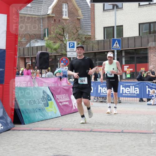 10.05.2026 - 8. Wedeler Halbmarathon Yannick Fuchs http://msf.ph/oto/9731224 10.05.2026 12:19:25 Ziel 321, 708 meine-sportfotos.de