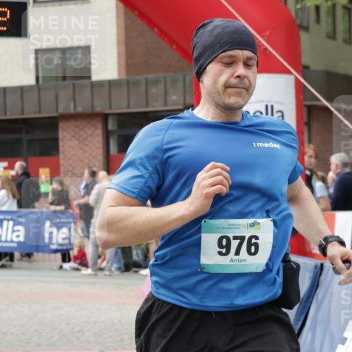 10.05.2026 - 8. Wedeler Halbmarathon Yannick Fuchs http://msf.ph/oto/9731235 10.05.2026 11:45:31 Ziel 976, 2186 meine-sportfotos.de
