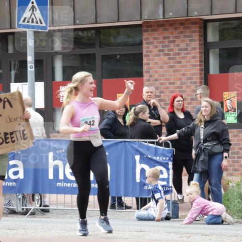 10.05.2026 - 8. Wedeler Halbmarathon Yannick Fuchs http://msf.ph/oto/9731253 10.05.2026 12:19:28 Ziel 242, 321, 358, 708 meine-sportfotos.de