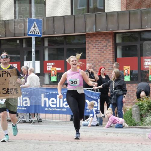 10.05.2026 - 8. Wedeler Halbmarathon Yannick Fuchs http://msf.ph/oto/9731267 10.05.2026 12:19:29 Ziel 242, 321, 358, 708 meine-sportfotos.de