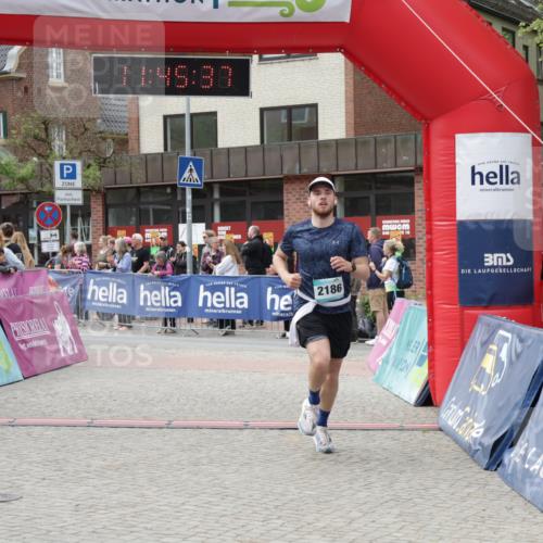 10.05.2026 - 8. Wedeler Halbmarathon Yannick Fuchs http://msf.ph/oto/9731289 10.05.2026 11:45:35 Ziel 367, 976, 2186 meine-sportfotos.de
