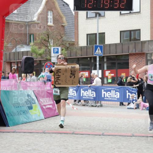 10.05.2026 - 8. Wedeler Halbmarathon Yannick Fuchs http://msf.ph/oto/9731298 10.05.2026 12:19:31 Ziel 242, 321, 358, 708 meine-sportfotos.de