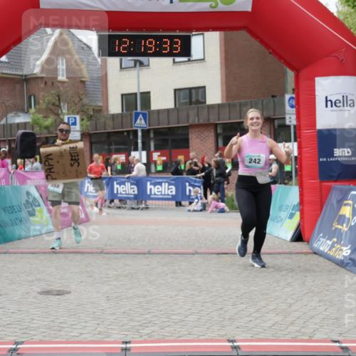 10.05.2026 - 8. Wedeler Halbmarathon Yannick Fuchs http://msf.ph/oto/9731318 10.05.2026 12:19:31 Ziel 242, 321, 358, 708 meine-sportfotos.de