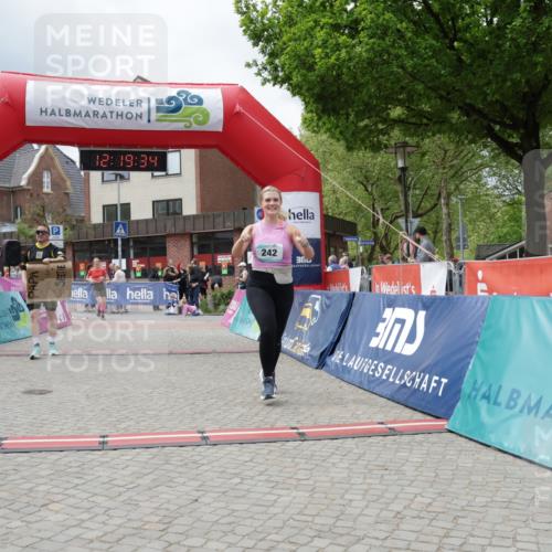 10.05.2026 - 8. Wedeler Halbmarathon Yannick Fuchs http://msf.ph/oto/9731332 10.05.2026 12:19:32 Ziel 242, 358, 708, 2012 meine-sportfotos.de