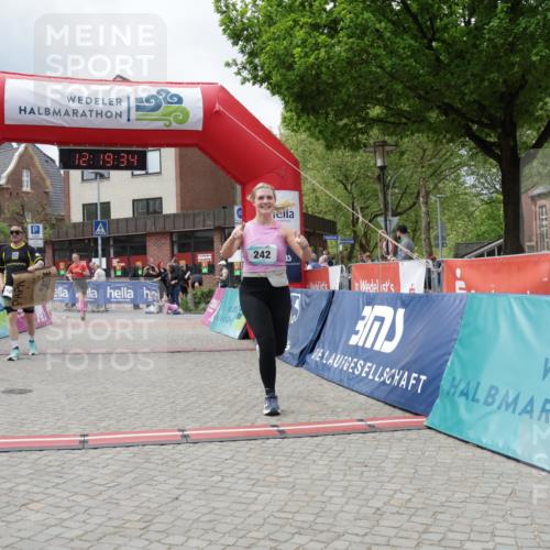 10.05.2026 - 8. Wedeler Halbmarathon Yannick Fuchs http://msf.ph/oto/9731338 10.05.2026 12:19:32 Ziel 242, 358, 708, 2012 meine-sportfotos.de