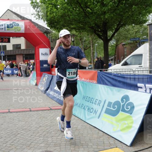 10.05.2026 - 8. Wedeler Halbmarathon Yannick Fuchs http://msf.ph/oto/9731344 10.05.2026 11:45:37 Ziel 367, 370, 2186 meine-sportfotos.de