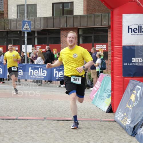 10.05.2026 - 8. Wedeler Halbmarathon Yannick Fuchs http://msf.ph/oto/9731358 10.05.2026 11:45:38 Ziel 367, 370, 2069, 2186 meine-sportfotos.de