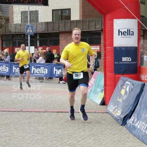 10.05.2026 - 8. Wedeler Halbmarathon Yannick Fuchs http://msf.ph/oto/9731362 10.05.2026 11:45:38 Ziel 367, 370, 2069, 2186 meine-sportfotos.de
