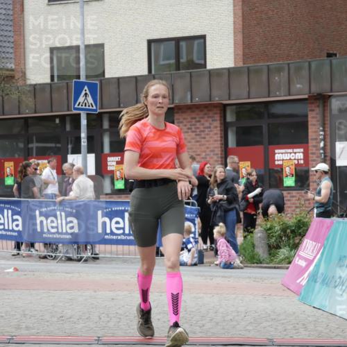 10.05.2026 - 8. Wedeler Halbmarathon Yannick Fuchs http://msf.ph/oto/9731380 10.05.2026 12:19:36 Ziel 242, 358, 2012 meine-sportfotos.de