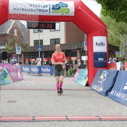 10.05.2026 - 8. Wedeler Halbmarathon Yannick Fuchs http://msf.ph/oto/9731399 10.05.2026 12:19:36 Ziel 242, 358, 2012 meine-sportfotos.de