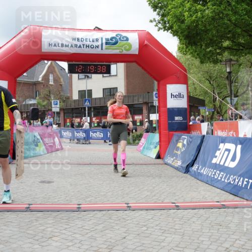 10.05.2026 - 8. Wedeler Halbmarathon Yannick Fuchs http://msf.ph/oto/9731404 10.05.2026 12:19:36 Ziel 242, 358, 2012 meine-sportfotos.de