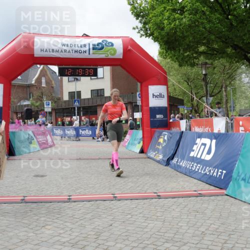 10.05.2026 - 8. Wedeler Halbmarathon Yannick Fuchs http://msf.ph/oto/9731408 10.05.2026 12:19:37 Ziel 242, 358, 2012 meine-sportfotos.de
