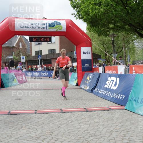 10.05.2026 - 8. Wedeler Halbmarathon Yannick Fuchs http://msf.ph/oto/9731412 10.05.2026 12:19:37 Ziel 242, 358, 2012 meine-sportfotos.de