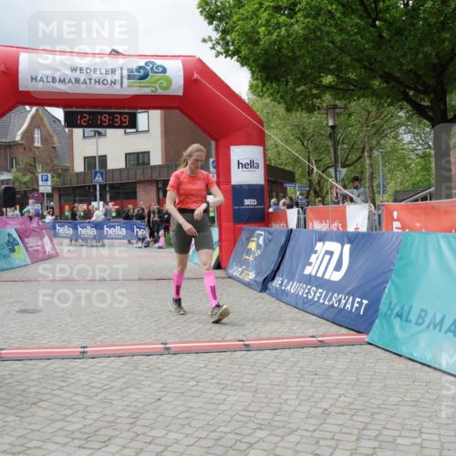 10.05.2026 - 8. Wedeler Halbmarathon Yannick Fuchs http://msf.ph/oto/9731422 10.05.2026 12:19:37 Ziel 242, 358, 2012 meine-sportfotos.de