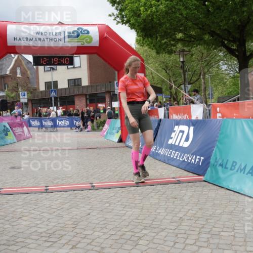 10.05.2026 - 8. Wedeler Halbmarathon Yannick Fuchs http://msf.ph/oto/9731428 10.05.2026 12:19:38 Ziel 358, 2012 meine-sportfotos.de