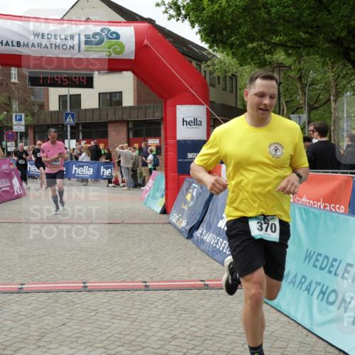 10.05.2026 - 8. Wedeler Halbmarathon Yannick Fuchs http://msf.ph/oto/9731429 10.05.2026 11:45:42 Ziel 367, 370, 459, 460, 2069 meine-sportfotos.de