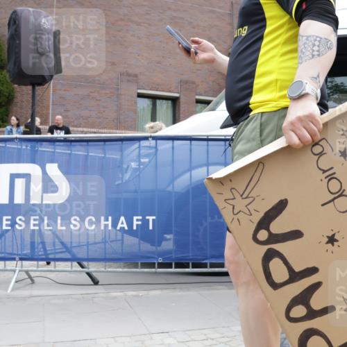 10.05.2026 - 8. Wedeler Halbmarathon Yannick Fuchs http://msf.ph/oto/9731446 10.05.2026 12:19:41 Ziel 327, 2012 meine-sportfotos.de