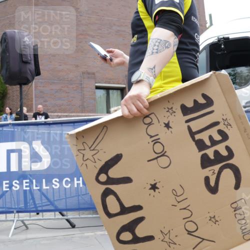 10.05.2026 - 8. Wedeler Halbmarathon Yannick Fuchs http://msf.ph/oto/9731451 10.05.2026 12:19:41 Ziel 327, 2012 meine-sportfotos.de