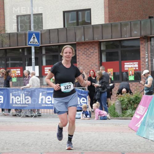 10.05.2026 - 8. Wedeler Halbmarathon Yannick Fuchs http://msf.ph/oto/9731456 10.05.2026 12:19:44 Ziel 327, 1057 meine-sportfotos.de