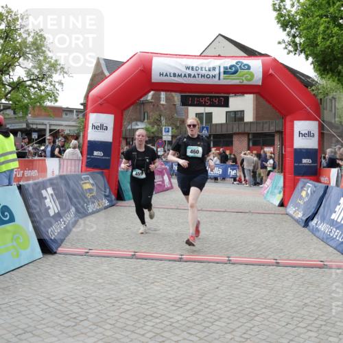 10.05.2026 - 8. Wedeler Halbmarathon Yannick Fuchs http://msf.ph/oto/9731504 10.05.2026 11:45:46 Ziel 370, 459, 460, 2069 meine-sportfotos.de