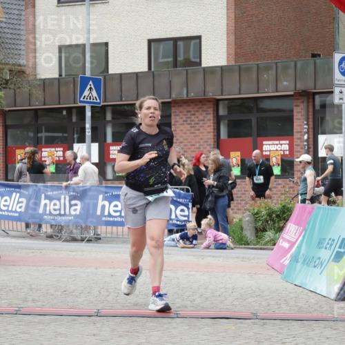 10.05.2026 - 8. Wedeler Halbmarathon Yannick Fuchs http://msf.ph/oto/9731505 10.05.2026 12:19:48 Ziel 327, 1057 meine-sportfotos.de