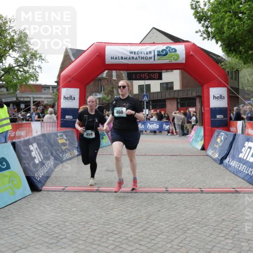 10.05.2026 - 8. Wedeler Halbmarathon Yannick Fuchs http://msf.ph/oto/9731515 10.05.2026 11:45:46 Ziel 370, 459, 460, 2069 meine-sportfotos.de