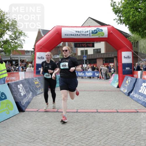 10.05.2026 - 8. Wedeler Halbmarathon Yannick Fuchs http://msf.ph/oto/9731521 10.05.2026 11:45:46 Ziel 370, 459, 460, 2069 meine-sportfotos.de