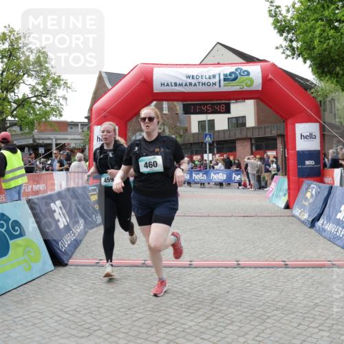 10.05.2026 - 8. Wedeler Halbmarathon Yannick Fuchs http://msf.ph/oto/9731523 10.05.2026 11:45:46 Ziel 370, 459, 460, 2069 meine-sportfotos.de